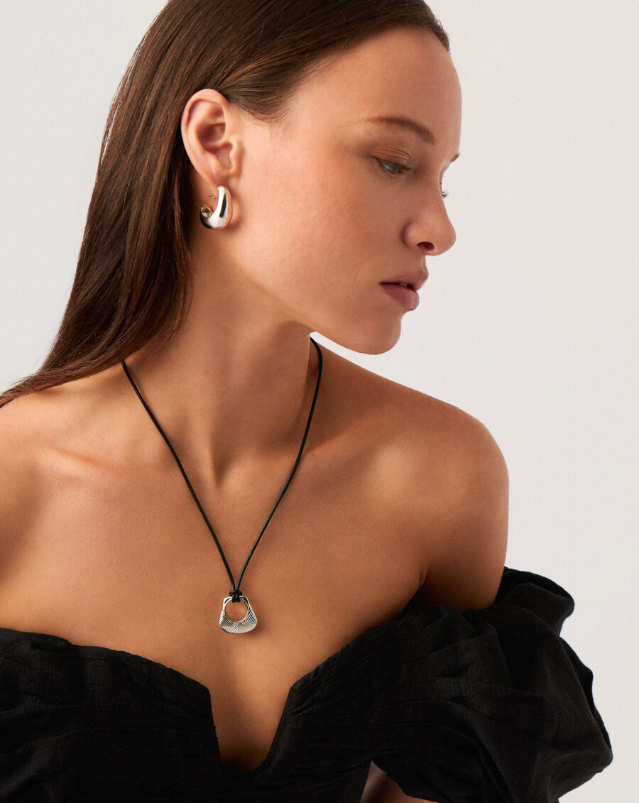 hera ridge pendant cord necklace