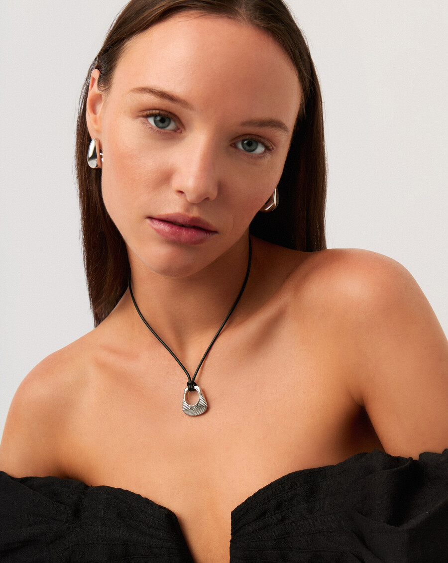 hera ridge pendant cord necklace